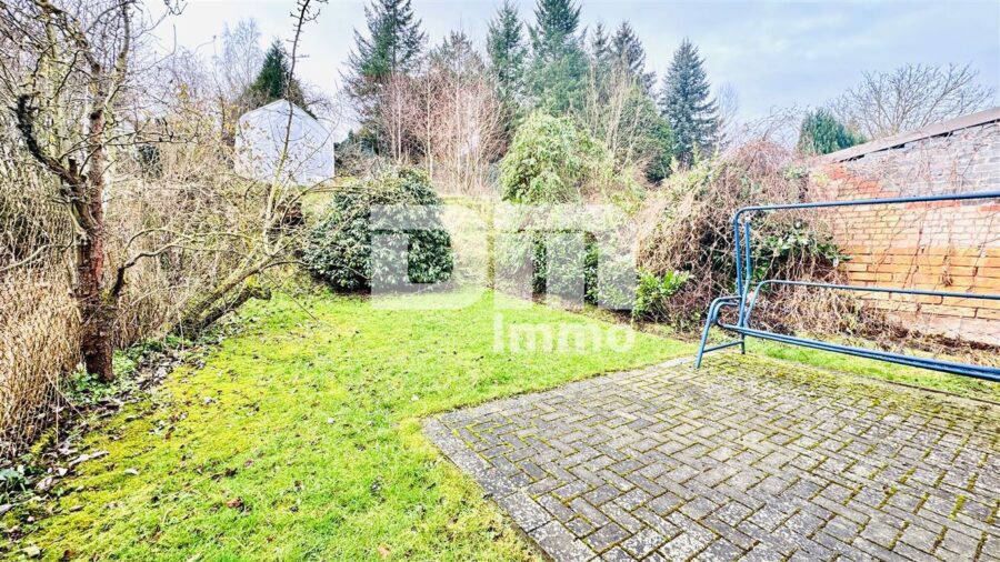 1 - 2 Familienhaus inkl. Anbau BJ 1995 in hervorragender Lage mit Gartenbereich und Nebengebäude - Gartenbereich / Terrasse